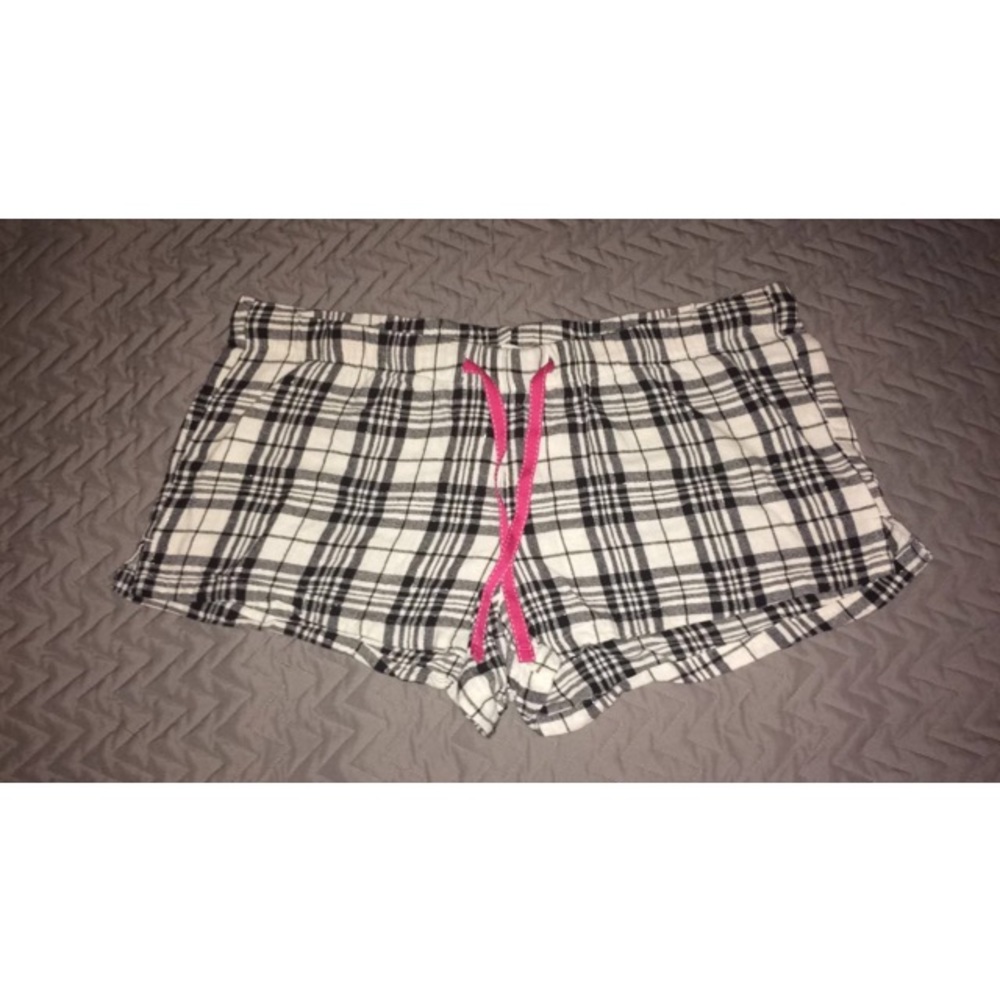Old Navy plaid pajama shorts Size Large